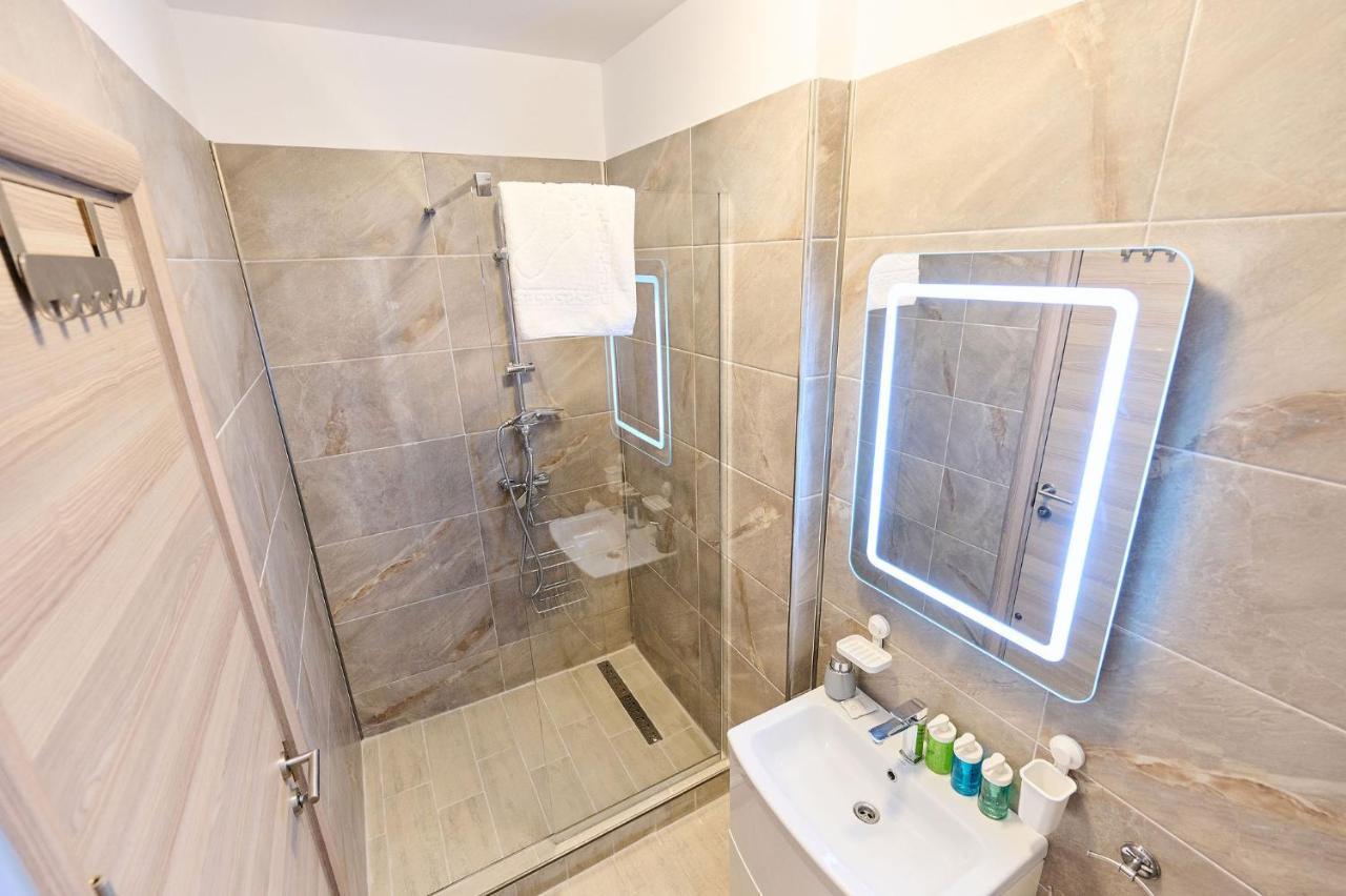 Cermar Apartment- Spa N Pool Beach Resort- Parking 马马亚 外观 照片